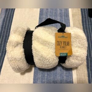 Northeast Outfitters Cozy Polar Blanket